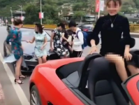 开跑车网红,开跑车网红的激情人生